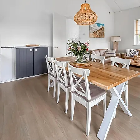 3 Bedroom Lovely In